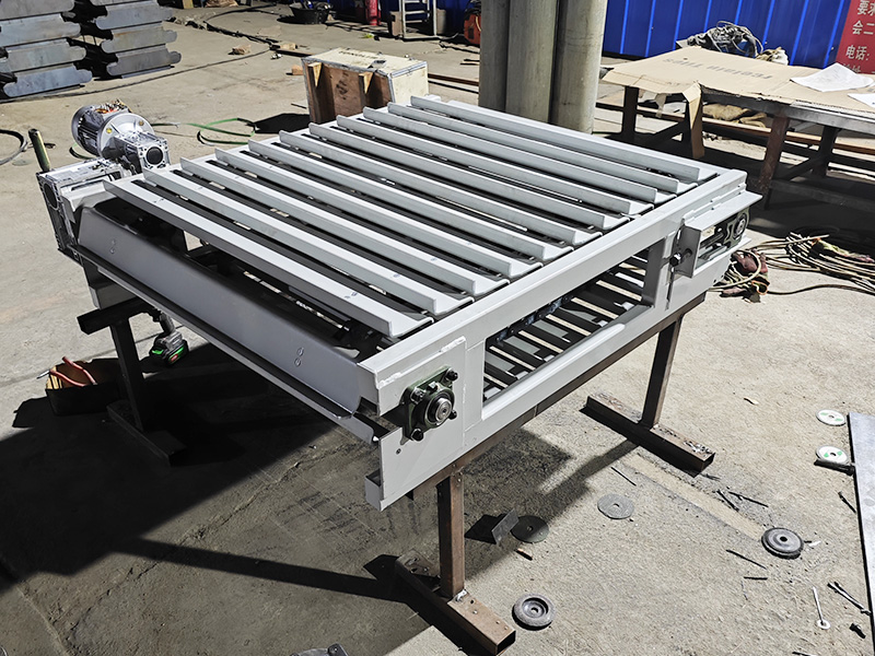 異型鏈板輸送機(jī)